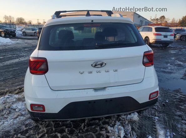 KMHRC8A31NU143749 2022 HYUNDAI VENUE White Հետևի տեսք