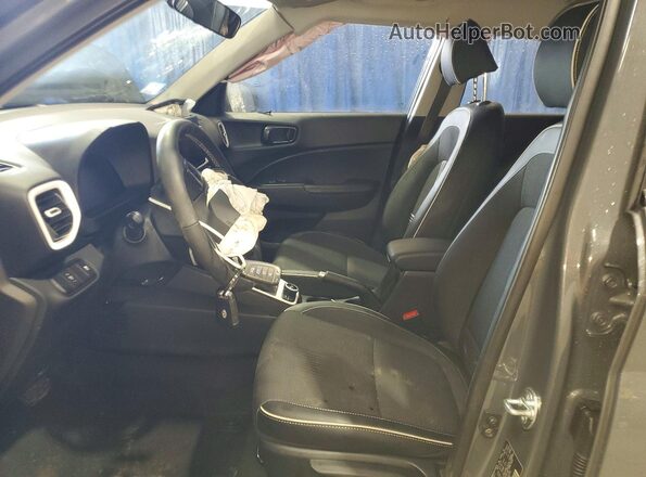 KMHRC8A31SU404356 2025 HYUNDAI VENUE Gray Widok wnętrza z przodu