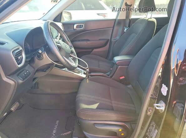 KMHRC8A32MU072964 2021 HYUNDAI VENUE Black Вид салону спереду