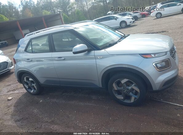 KMHRC8A33PU219054 2023 HYUNDAI VENUE Серебряный Вид задней части салона