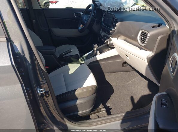 KMHRC8A36RU315747 2024 HYUNDAI VENUE Gray წინა სალონის ხედი