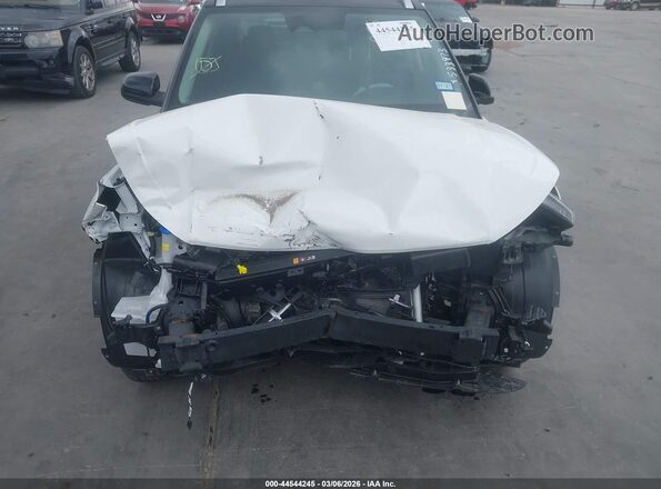 KMHRC8A37SU387112 2025 HYUNDAI VENUE White Вид задньої частини салону
