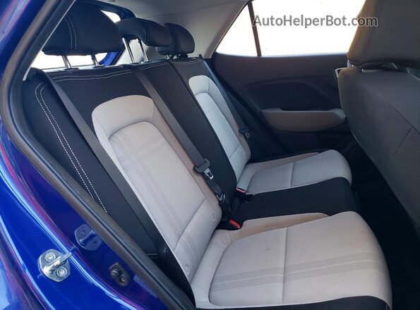 KMHRC8A38MU081734 2021 HYUNDAI VENUE Blue Widok wnętrza z tyłu
