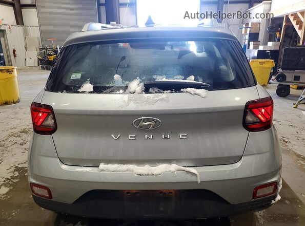 KMHRC8A38MU112934 2021 HYUNDAI VENUE Silver Rear view