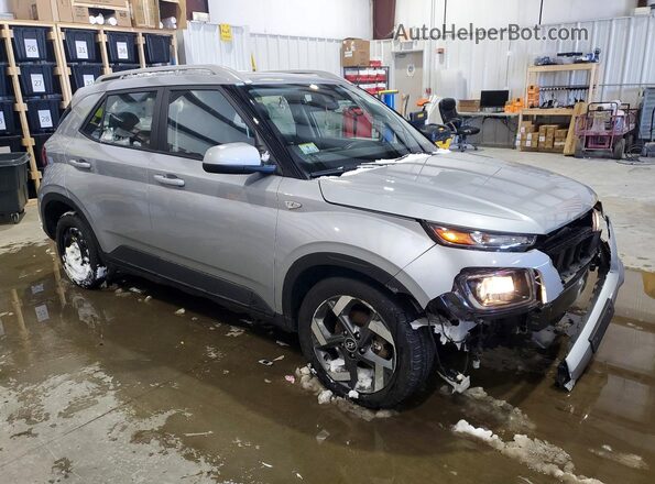 KMHRC8A38MU112934 2021 HYUNDAI VENUE Silver Front right