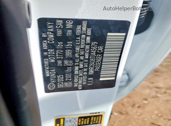 KMHRC8A38TU445679 2026 HYUNDAI VENUE White Widok komory silnika