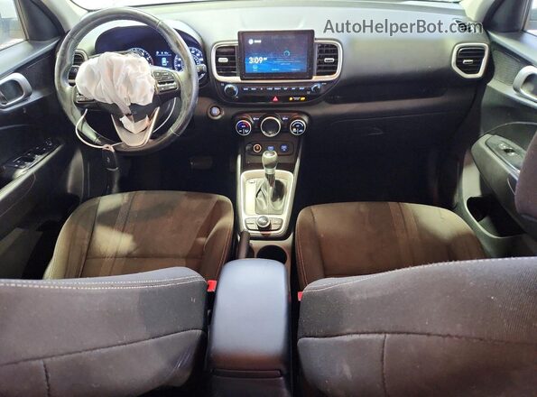KMHRC8A39MU089647 2021 HYUNDAI VENUE White Widok deski rozdzielczej