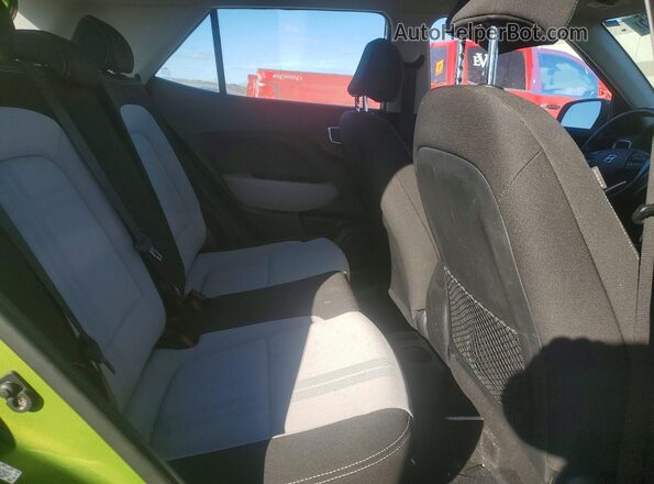 KMHRC8A39MU113977 2021 HYUNDAI VENUE Green უკანა სავარძლების ხედი