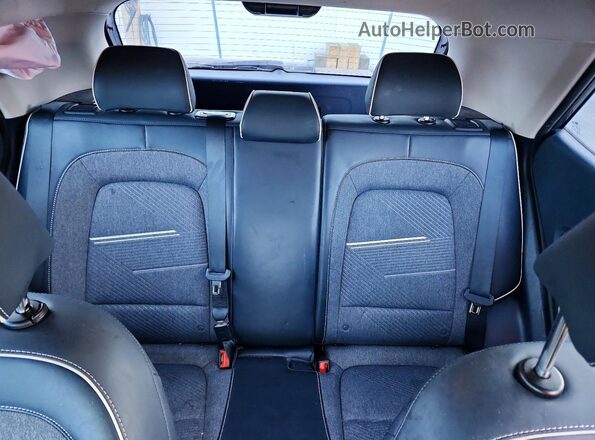KMHRC8A39MU127748 2021 HYUNDAI VENUE Blue Widok tylnych siedzeń
