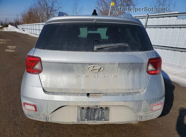 KMHRC8A39MU129466 2021 HYUNDAI VENUE Silver Widok z tyłu