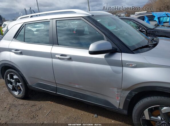 KMHRC8A39TU425716 2026 HYUNDAI VENUE Silver უკანა სალონის ხედი