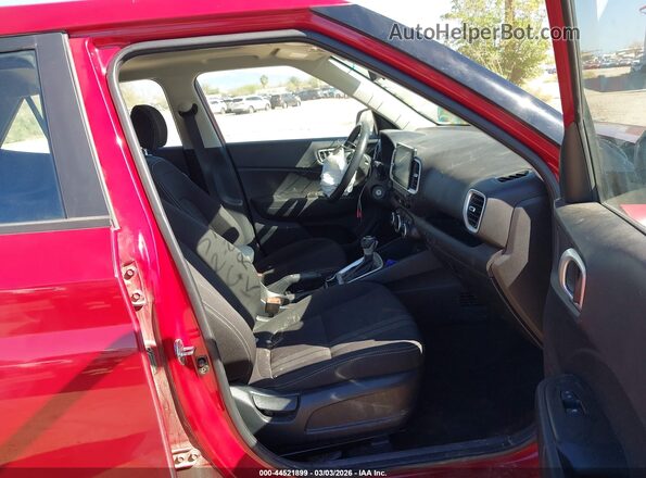 KMHRC8A3XPU241407 2023 HYUNDAI VENUE Красный Вид салона спереди