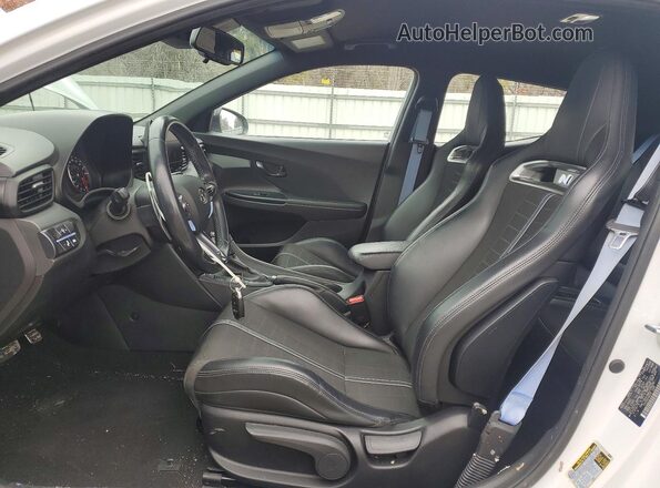 KMHT36AH5MU009539 2021 HYUNDAI VELOSTER Белый Вид салона спереди
