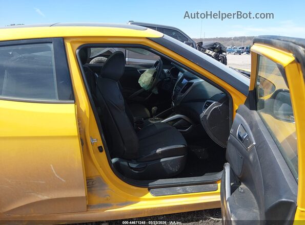 KMHTC6AD9GU291041 2016 HYUNDAI VELOSTER Yellow წინა სალონის ხედი