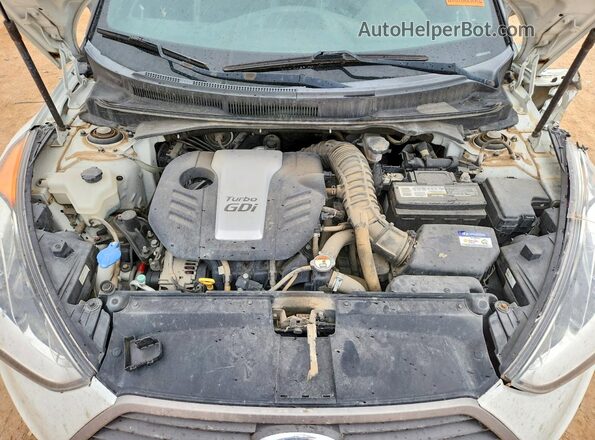 KMHTC6AE1HU309784 2017 HYUNDAI VELOSTER Белый Вид задней части салона