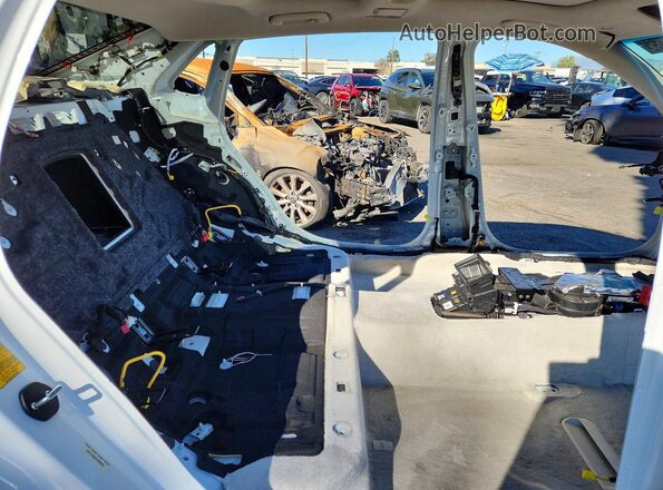 KMTFC4SD2TU055041 2026 GENESIS G90 White Rear seats view
