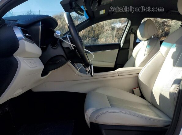 KMTG34SC1RU142658 2024 GENESIS G70 White Widok wnętrza z przodu