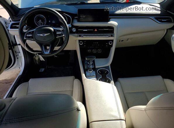 KMTG34SC1RU142658 2024 GENESIS G70 White Widok deski rozdzielczej