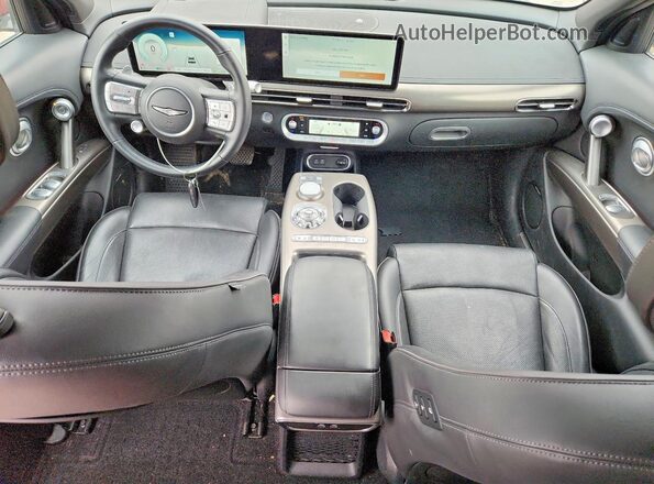 KMUKCDTC7PU002485 2023 GENESIS GV60 Red Widok deski rozdzielczej