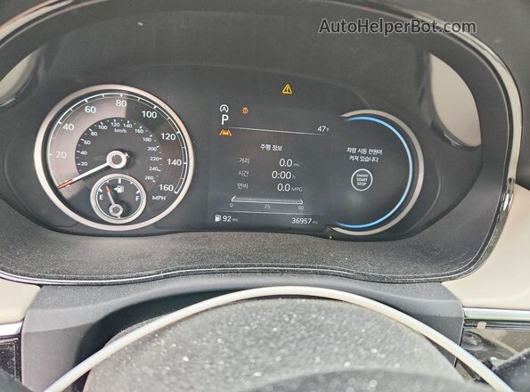 KMUMADTB2PU095986 2023 GENESIS GV70 Зеленый Вид щитка приборов