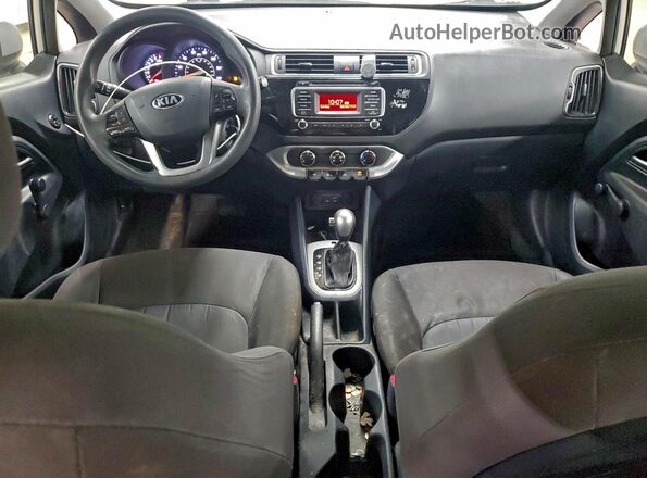 KNADM4A38H6085729 2017 KIA RIO Silver Widok deski rozdzielczej