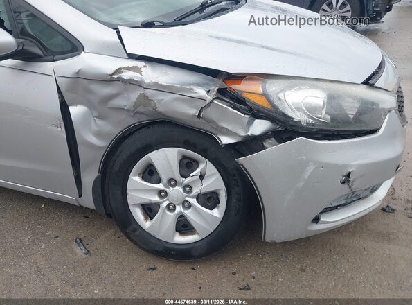 KNAFK4A6XG5445175 2016 KIA FORTE Серебряный Вид спереди