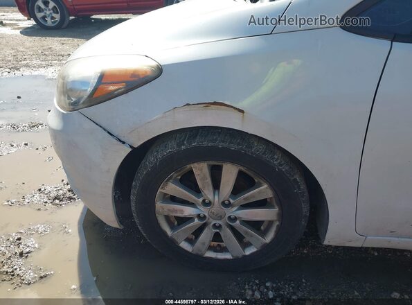 KNAFX4A68G5553585 2016 KIA FORTE White Front view