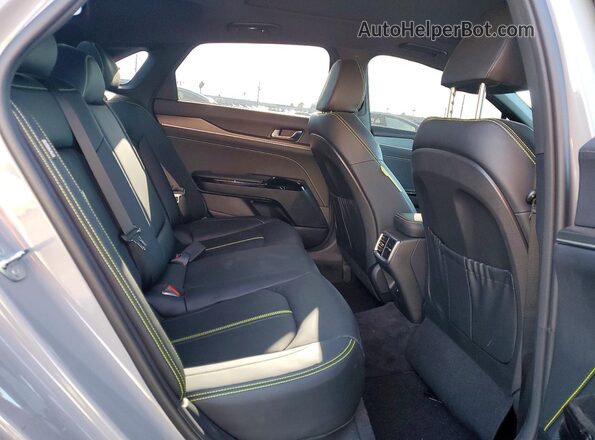 KNAG44J82T5424699 2026 KIA K5 Gray Widok tylnych siedzeń