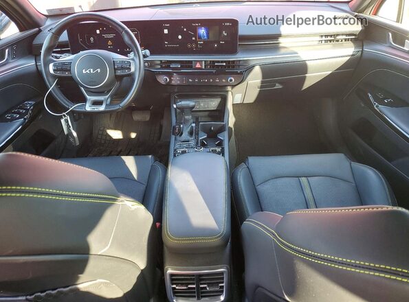 KNAG44J85S5311523 2025 KIA K5 Red წინა პანელის ხედი