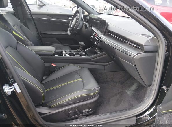 KNAG44J85T5414118 2026 KIA K5 Black Vista interior delantera