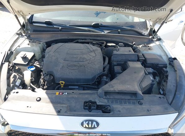 KNALC4J12H5090427 2017 KIA CADENZA White Вид ззаду