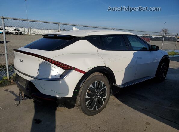 KNDC34LA2R5211717 2024 KIA EV6 White 