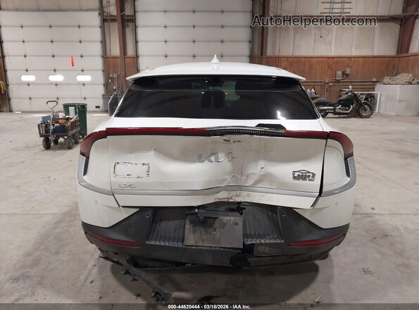 KNDC3DLC7R5210032 2024 KIA EV6 White 