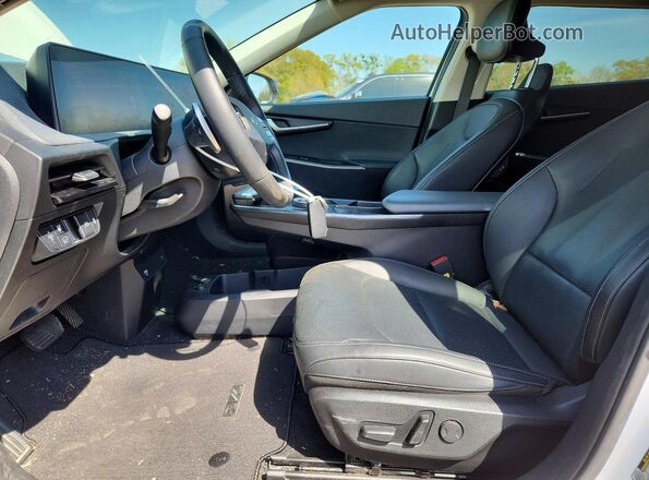 KNDC3DLC8N5074004 2022 KIA EV6 White Front interior view