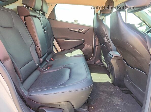 KNDC3DLC8N5074004 2022 KIA EV6 White Rear interior view