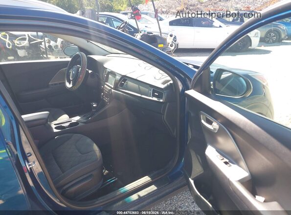 KNDCB3LC0J5210018 2018 KIA NIRO Синий Вид салона спереди