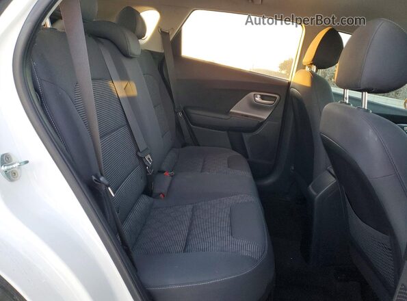 KNDCB3LC2M5480226 2021 KIA NIRO White 