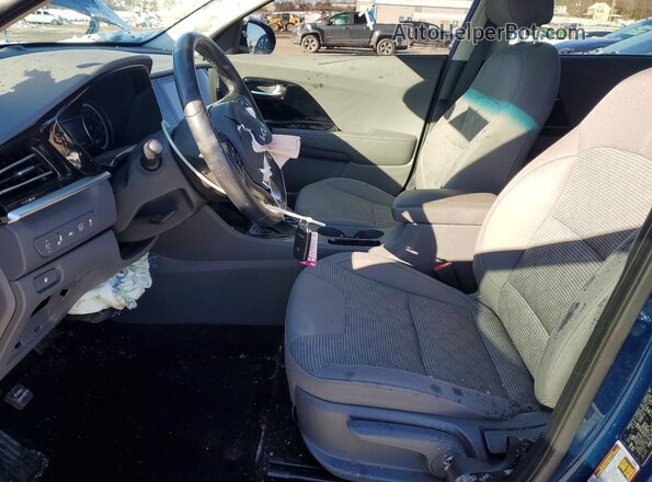 KNDCB3LC2N5527465 2022 KIA NIRO Blue Front interior view