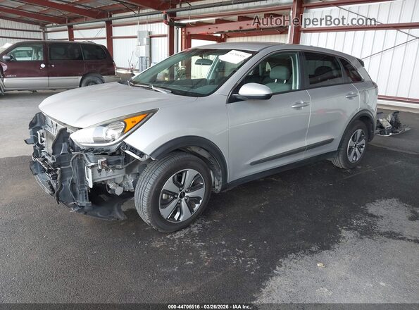 KNDCB3LC7J5210131 2018 KIA NIRO Silver Przód lewy