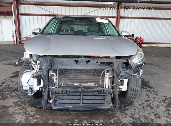 KNDCB3LC7J5210131 2018 KIA NIRO Silver Widok z przodu