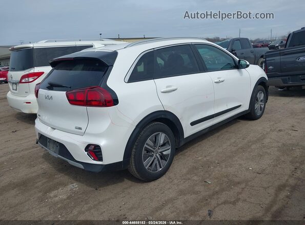 KNDCB3LC9N5549155 2022 KIA NIRO White Trasero derecho