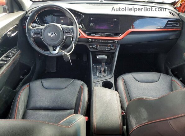 KNDCC3LC3M5476926 2021 KIA NIRO Orange Dashboard view