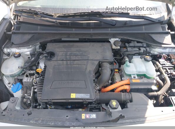KNDCC3LC8J5124369 2018 KIA NIRO Silver Rear view