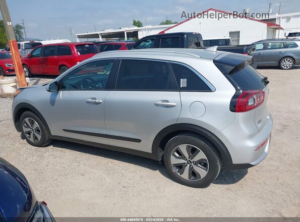 KNDCC3LC8J5124369 2018 KIA NIRO Silver 