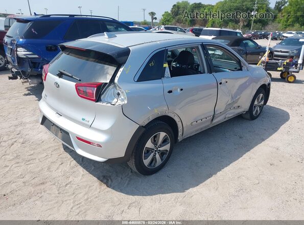KNDCC3LC8J5124369 2018 KIA NIRO Silver Rear right