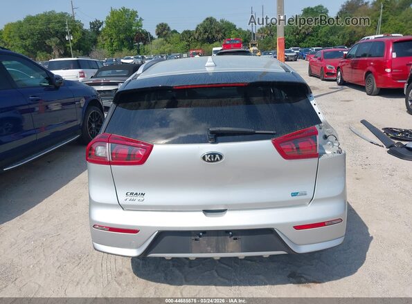 KNDCC3LC8J5124369 2018 KIA NIRO Silver 