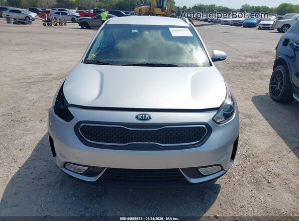 KNDCC3LC8J5124369 2018 KIA NIRO Silver Rear interior view