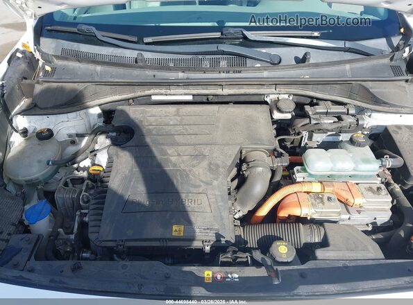 KNDCC3LD6J5211163 2018 KIA NIRO PLUG-IN HYBRID White უკანა ხედი