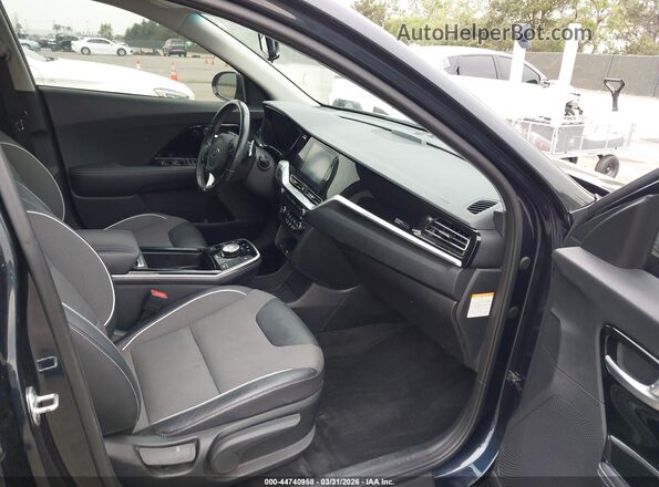 KNDCC3LG7L5065207 2020 KIA NIRO EV Dark Blue Widok wnętrza z przodu