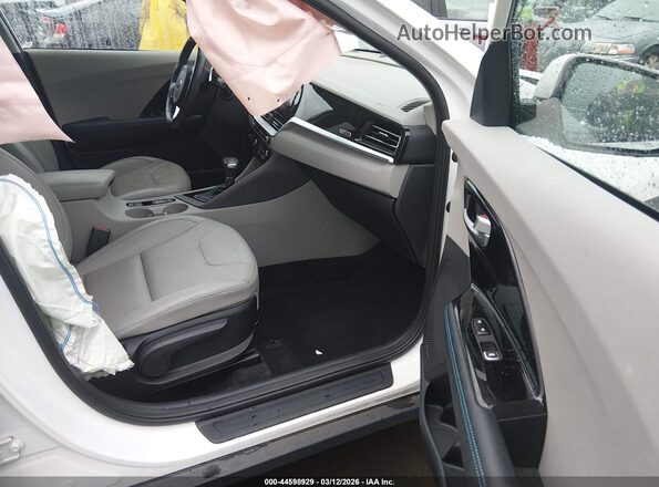 KNDCE3LC2M5484008 2021 KIA NIRO White Vista interior delantera